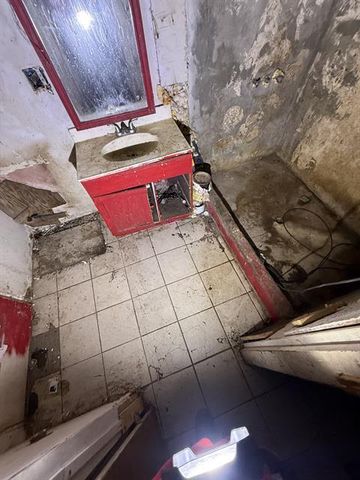 5185 W Mission Avenue, Fresno, CA 93722