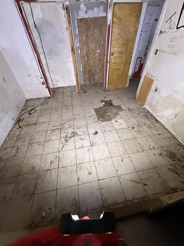 5185 W Mission Avenue, Fresno, CA 93722