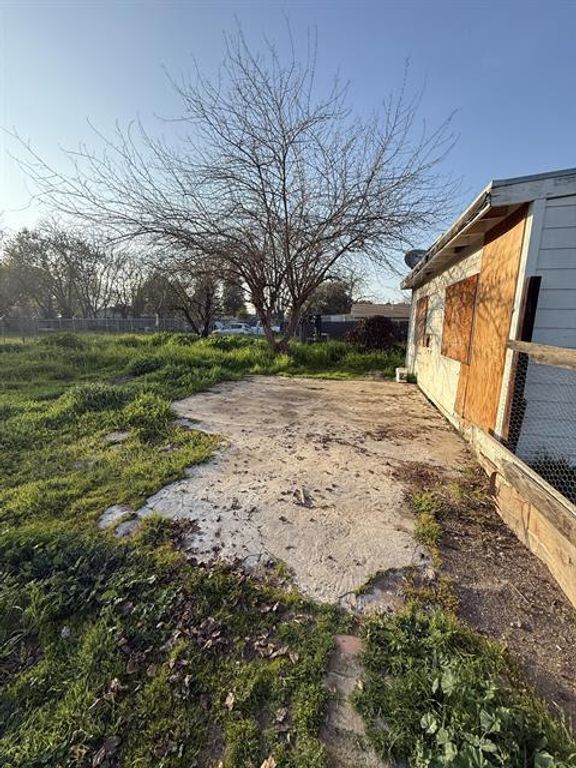 5185 W Mission Avenue, Fresno, CA 93722