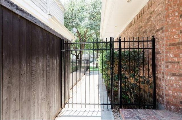 4525 W University Boulevard, Dallas, TX 75209