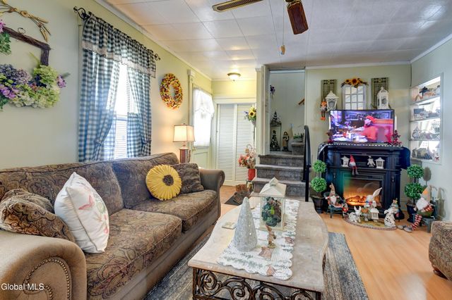 121 E Fourth Avenue, Johnstown, NY 12095