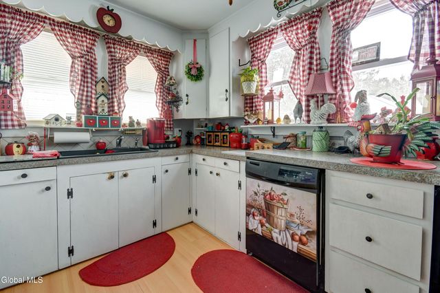 121 E Fourth Avenue, Johnstown, NY 12095