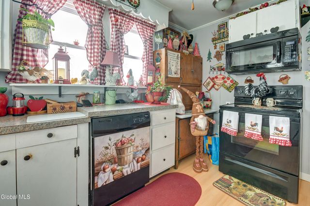 121 E Fourth Avenue, Johnstown, NY 12095