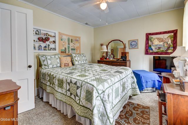 121 E Fourth Avenue, Johnstown, NY 12095