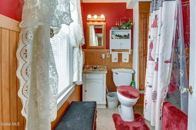 121 E Fourth Avenue, Johnstown, NY 12095