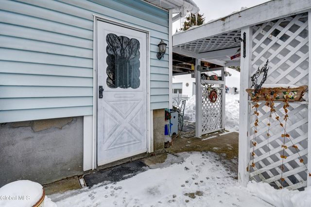 121 E Fourth Avenue, Johnstown, NY 12095