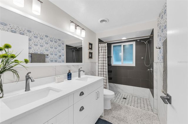 714 NORTON STREET, Longboat Key, FL 34228