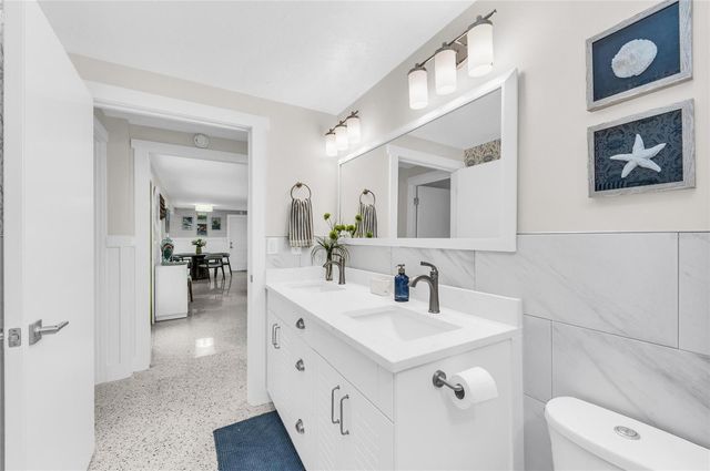 714 NORTON STREET, Longboat Key, FL 34228
