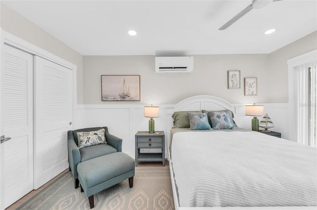 714 NORTON STREET, Longboat Key, FL 34228