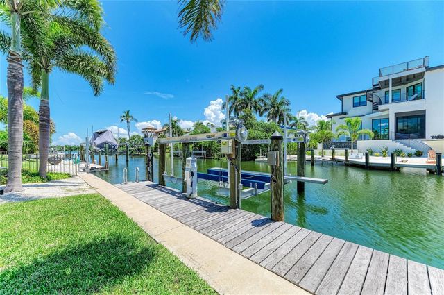 714 NORTON STREET, Longboat Key, FL 34228