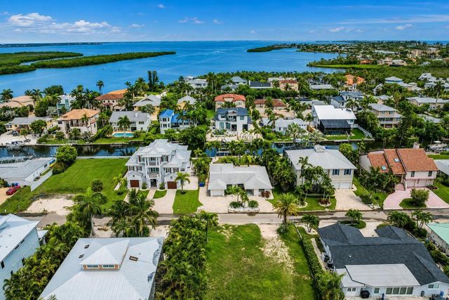 714 NORTON STREET, Longboat Key, FL 34228