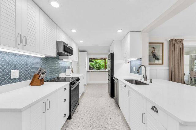 714 NORTON STREET, Longboat Key, FL 34228