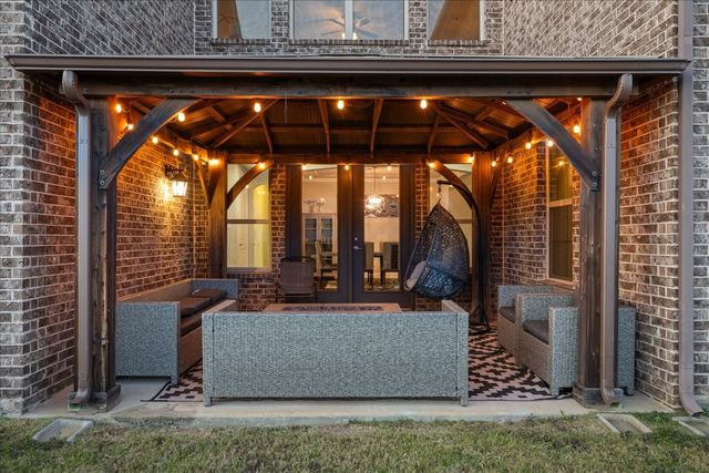 273 Shallow Brook Drive, Sunnyvale, TX 75182