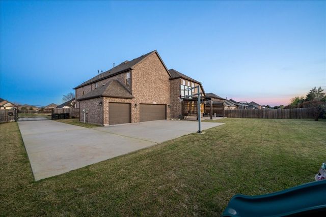 273 Shallow Brook Drive, Sunnyvale, TX 75182