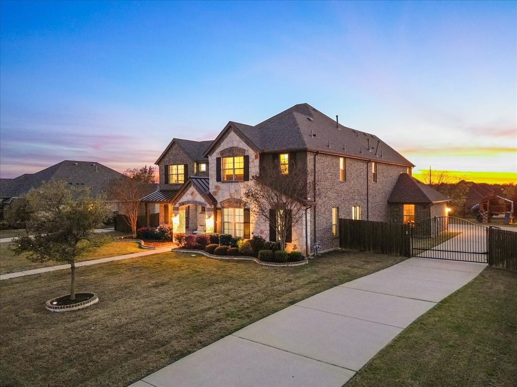 273 Shallow Brook Drive, Sunnyvale, TX 75182