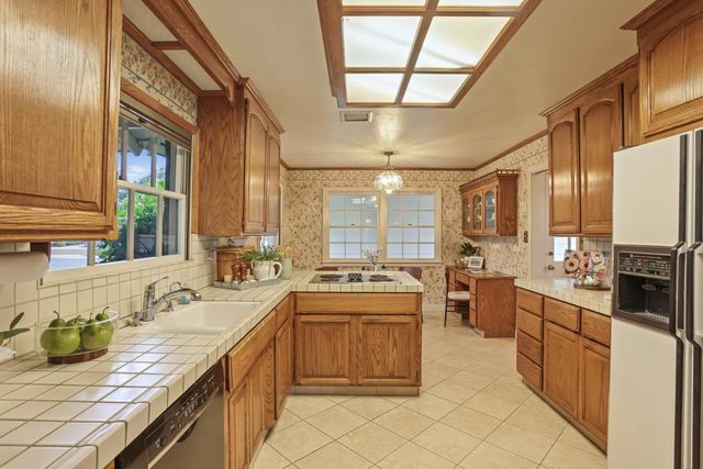 2400 Bonniebrook Dr, Stockton, CA 95207
