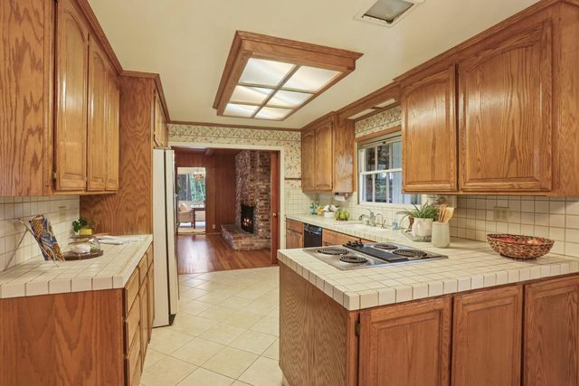 2400 Bonniebrook Dr, Stockton, CA 95207