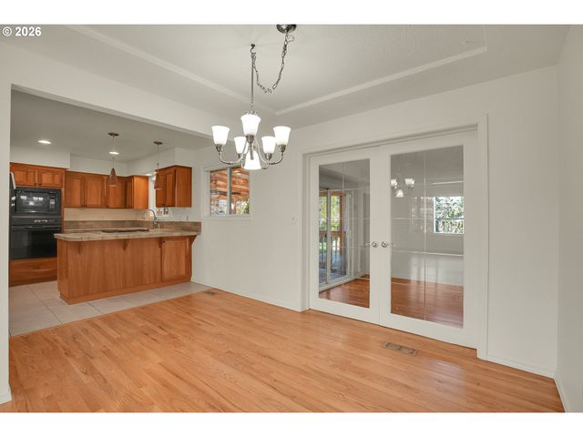 18601 Se CLINTON St, Gresham, OR 97030