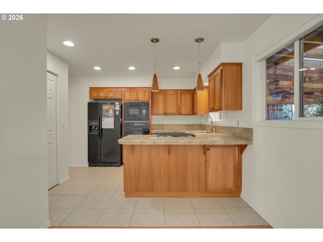 18601 Se CLINTON St, Gresham, OR 97030