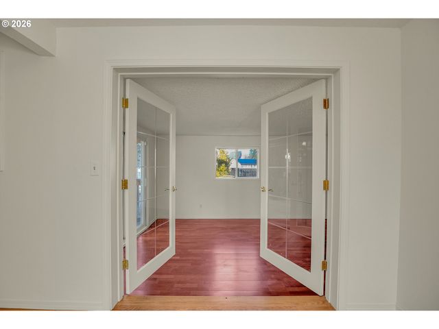 18601 Se CLINTON St, Gresham, OR 97030