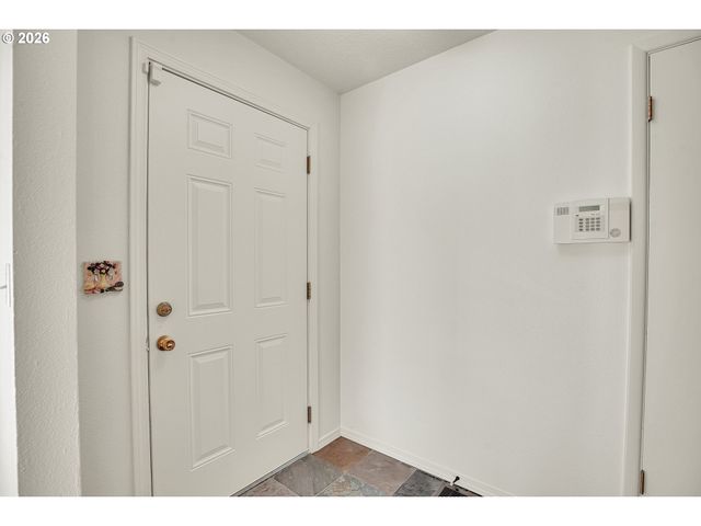 18601 Se CLINTON St, Gresham, OR 97030