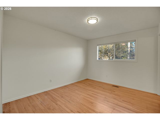 18601 Se CLINTON St, Gresham, OR 97030