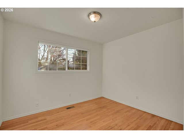 18601 Se CLINTON St, Gresham, OR 97030