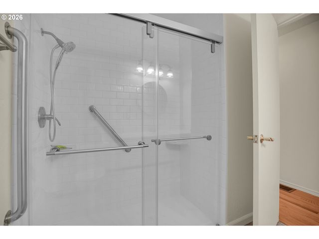 18601 Se CLINTON St, Gresham, OR 97030