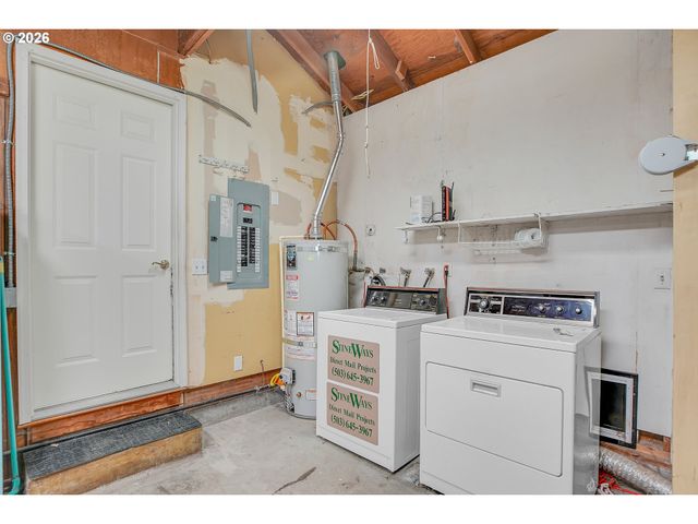 18601 Se CLINTON St, Gresham, OR 97030