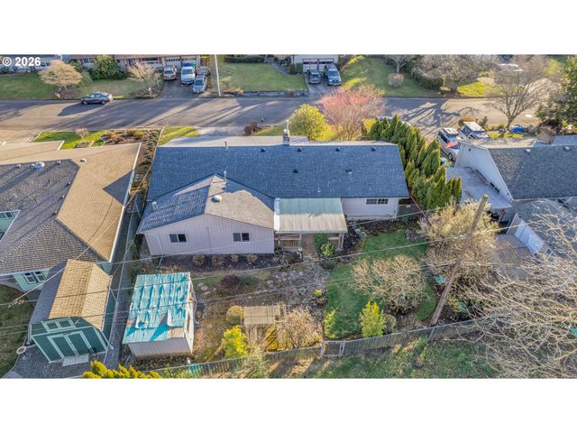 18601 Se CLINTON St, Gresham, OR 97030