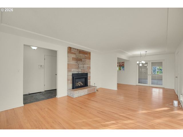 18601 Se CLINTON St, Gresham, OR 97030