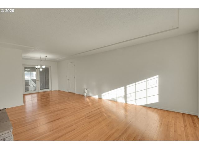 18601 Se CLINTON St, Gresham, OR 97030