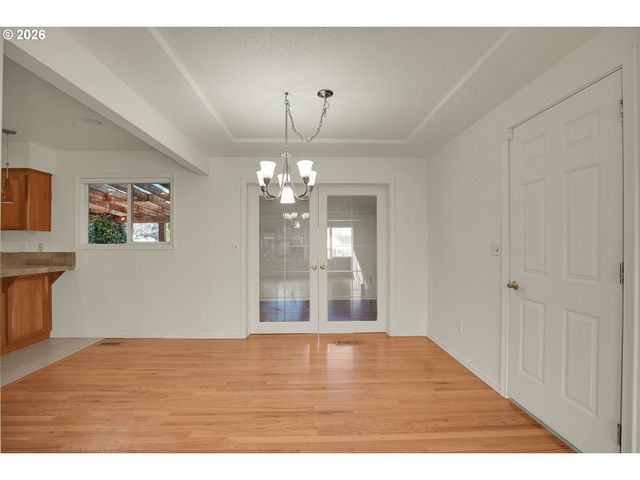 18601 Se CLINTON St, Gresham, OR 97030