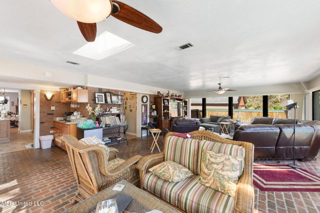 440 Donwood Place, Biloxi, MS 39530