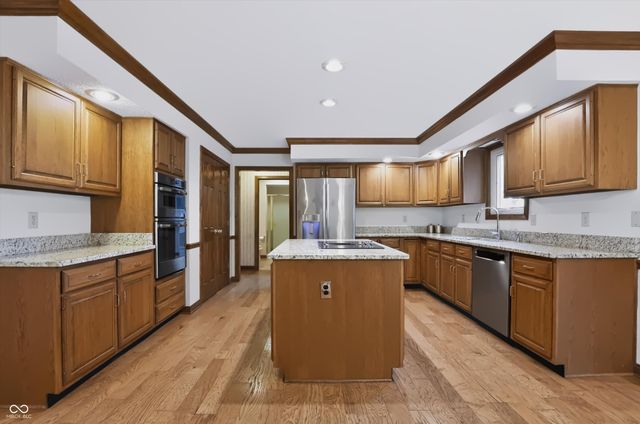 1831 Knaphill Court, Carmel, IN 46033