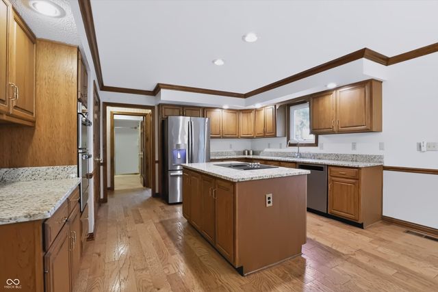 1831 Knaphill Court, Carmel, IN 46033