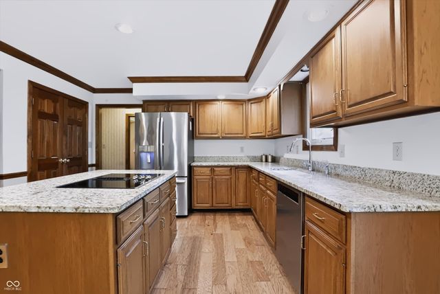 1831 Knaphill Court, Carmel, IN 46033