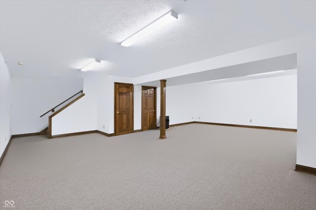 1831 Knaphill Court, Carmel, IN 46033