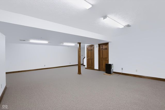 1831 Knaphill Court, Carmel, IN 46033