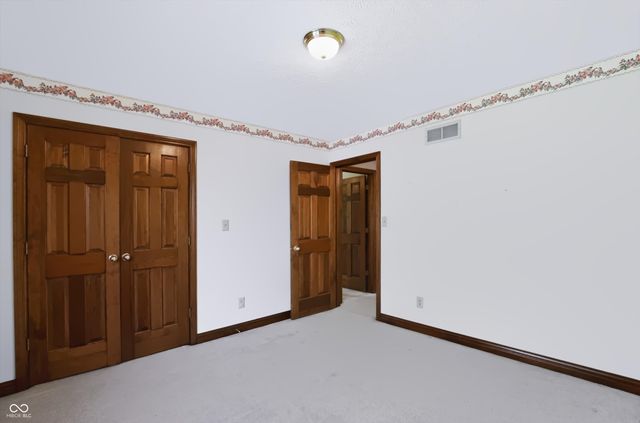 1831 Knaphill Court, Carmel, IN 46033