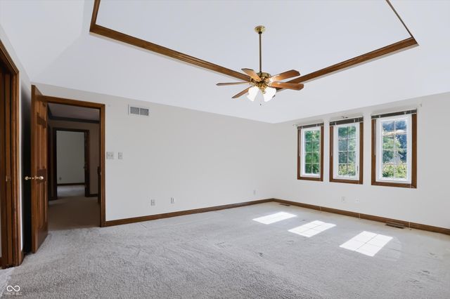 1831 Knaphill Court, Carmel, IN 46033