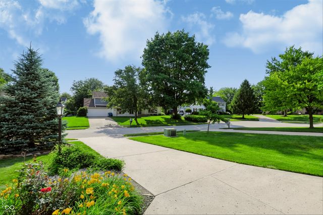 1831 Knaphill Court, Carmel, IN 46033