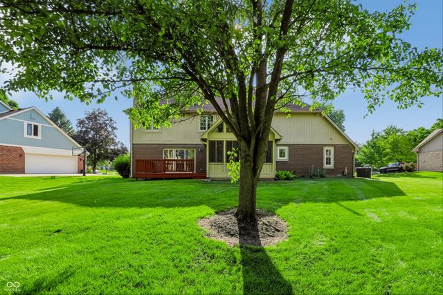 1831 Knaphill Court, Carmel, IN 46033