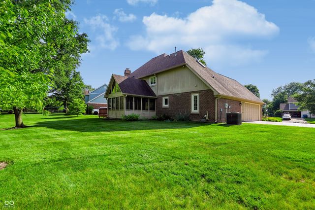 1831 Knaphill Court, Carmel, IN 46033