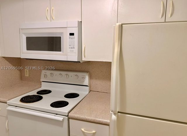 2415 NW 16th St Rd 207-1, Miami, FL 33125