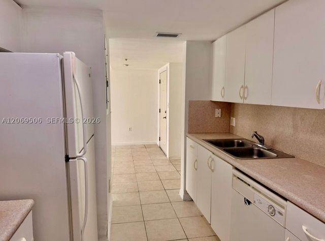 2415 NW 16th St Rd 207-1, Miami, FL 33125
