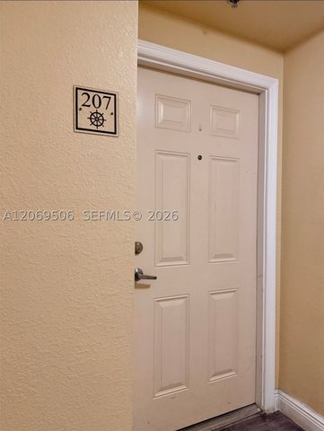 2415 NW 16th St Rd 207-1, Miami, FL 33125