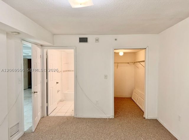 2415 NW 16th St Rd 207-1, Miami, FL 33125