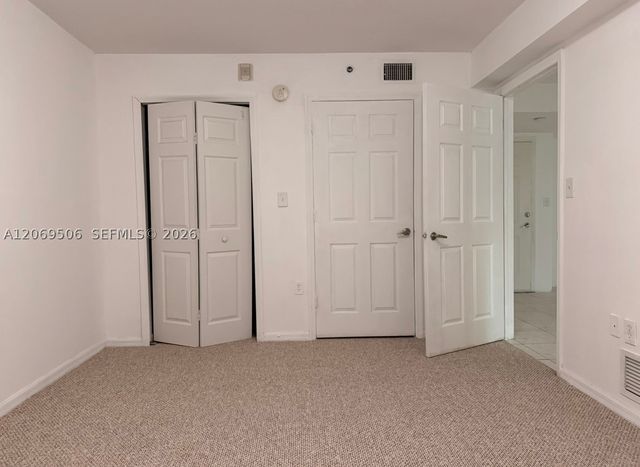 2415 NW 16th St Rd 207-1, Miami, FL 33125