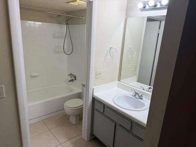 4441 W Mcnab Road 13, Pompano Beach, FL 33069